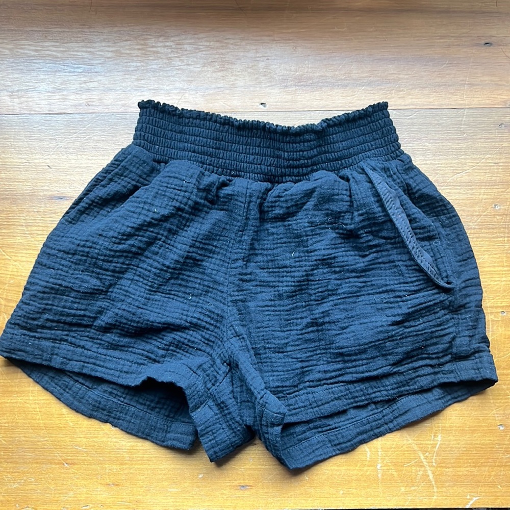 EVEREVE black flow shorts